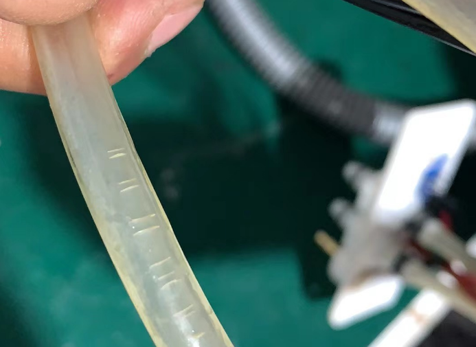 脫毛機(jī)開機(jī)后漏水怎么回事
